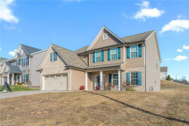 3674 Hayfield Court, Thomasville, NC 27360