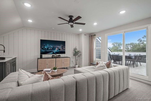 42830 Atwood Avenue, Novi, MI 48375