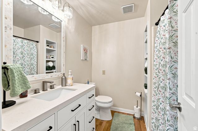 1368 EASTPOINT DR, Sandy, UT 84092