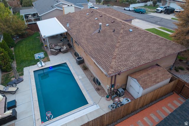 1368 EASTPOINT DR, Sandy, UT 84092