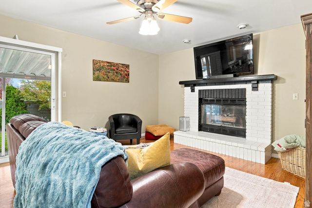 1368 EASTPOINT DR, Sandy, UT 84092