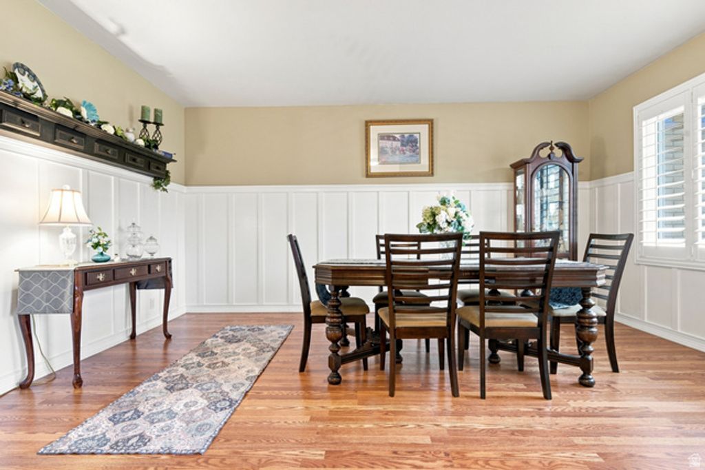 1368 EASTPOINT DR, Sandy, UT 84092 — photo 2