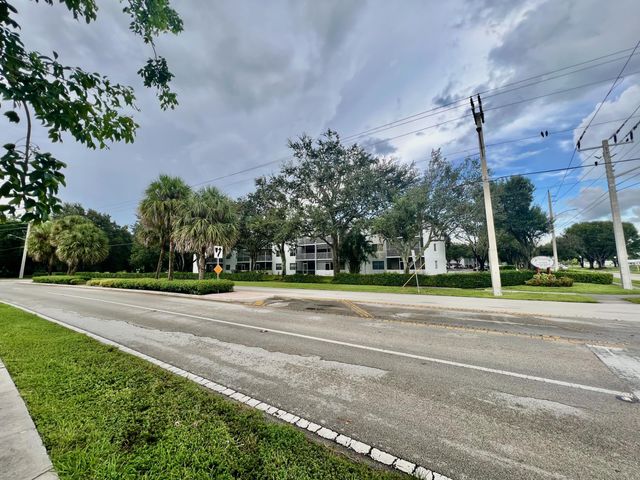 8405 NW 61st Street D305, Tamarac, FL 33321