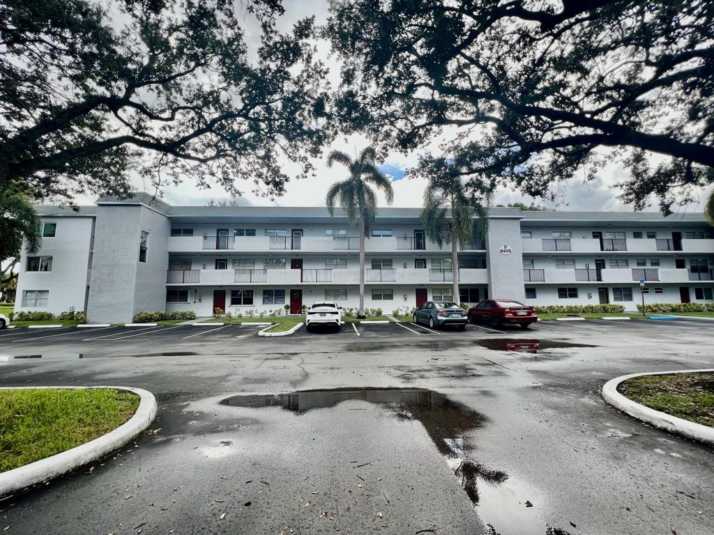 8405 NW 61st Street D305, Tamarac, FL 33321