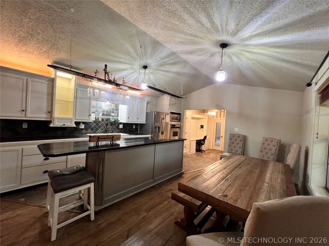 11782 Oak Ridge Street, Kingston, OK 73439