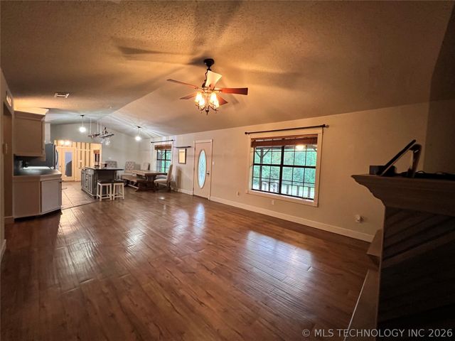 11782 Oak Ridge Street, Kingston, OK 73439