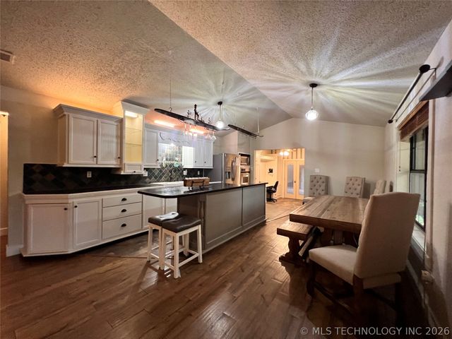 11782 Oak Ridge Street, Kingston, OK 73439
