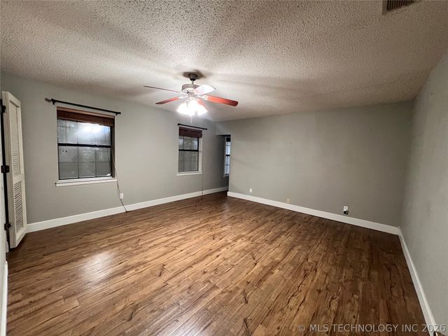 11782 Oak Ridge Street, Kingston, OK 73439
