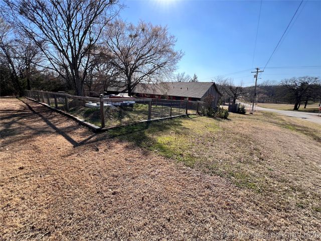 11782 Oak Ridge Street, Kingston, OK 73439