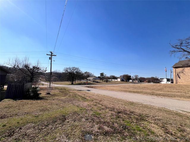 11782 Oak Ridge Street, Kingston, OK 73439