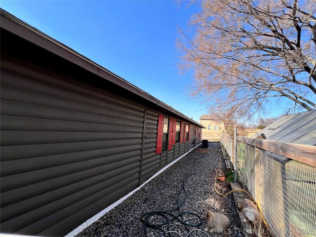 11782 Oak Ridge Street, Kingston, OK 73439