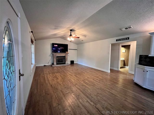 11782 Oak Ridge Street, Kingston, OK 73439