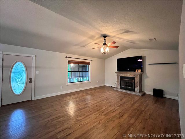 11782 Oak Ridge Street, Kingston, OK 73439