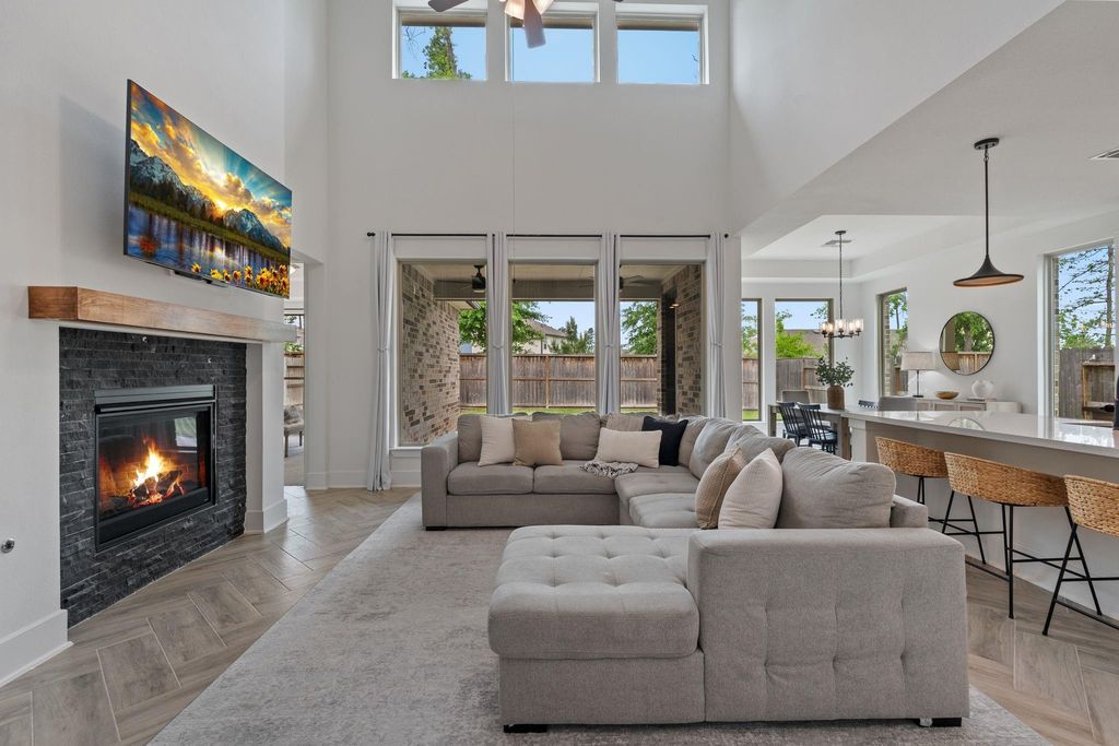 914 Sendero Trail, Conroe, TX 77304