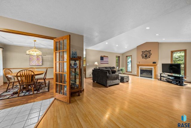 47027 272ND St Street, Tea, SD 57064
