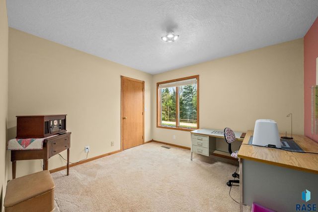 47027 272ND St Street, Tea, SD 57064