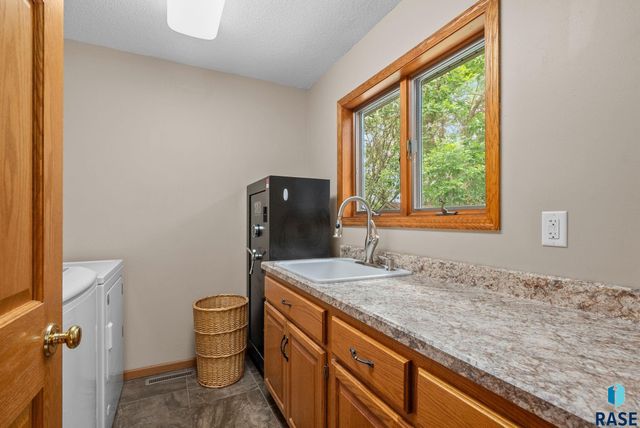 47027 272ND St Street, Tea, SD 57064
