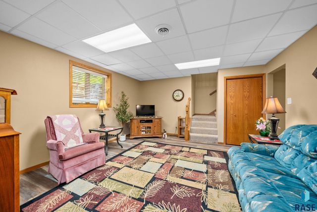 47027 272ND St Street, Tea, SD 57064