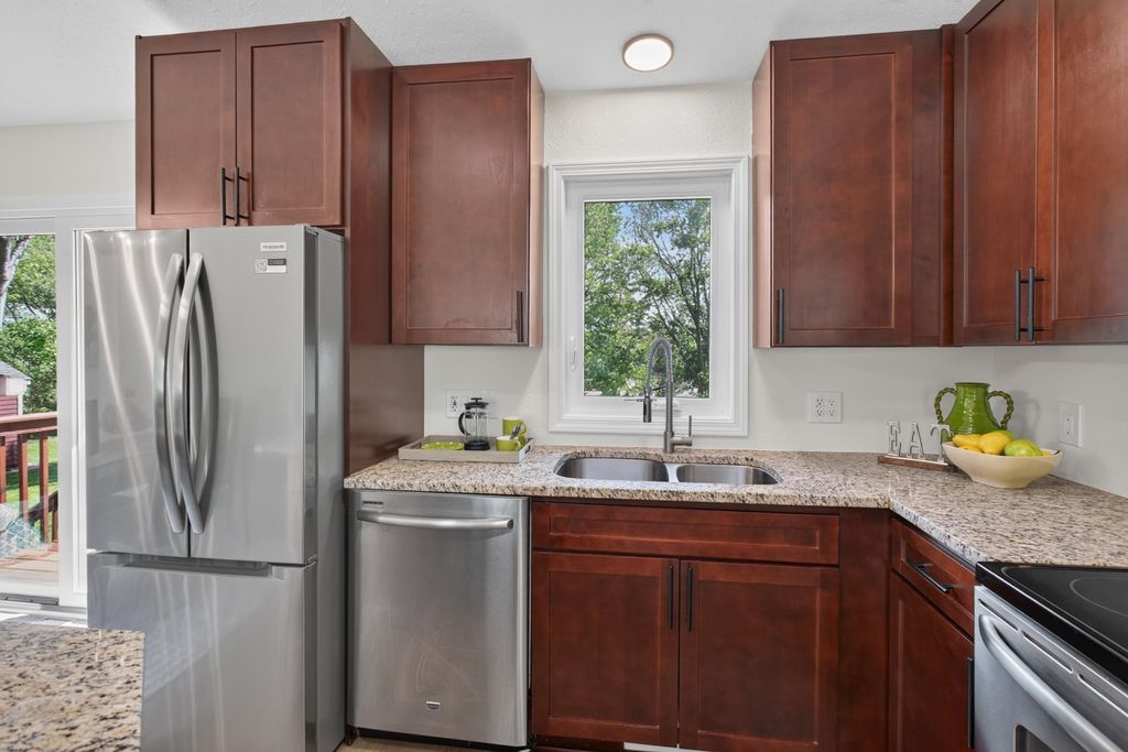 6266 Rivlyn Avenue NW, Anoka, MN 55303 — photo 4