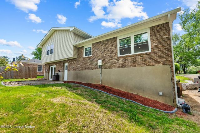 1415 Cedarbrook Rd, Goshen, KY 40026