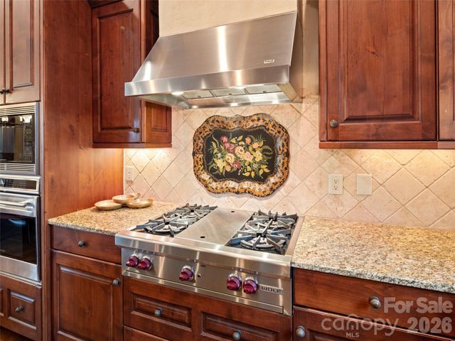 575 Walnut Valley Parkway, Arden, NC 28704