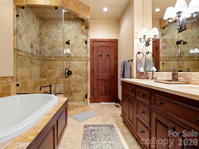 575 Walnut Valley Parkway, Arden, NC 28704