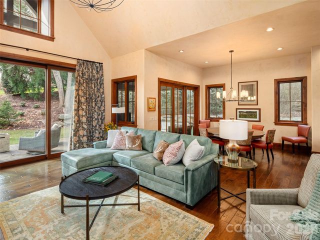 575 Walnut Valley Parkway, Arden, NC 28704