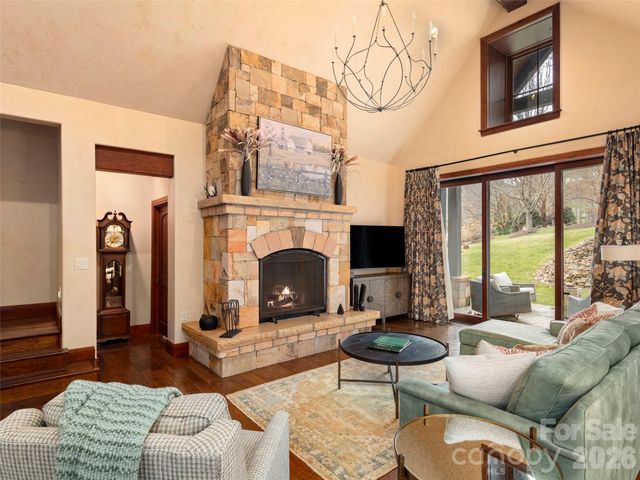 575 Walnut Valley Parkway, Arden, NC 28704