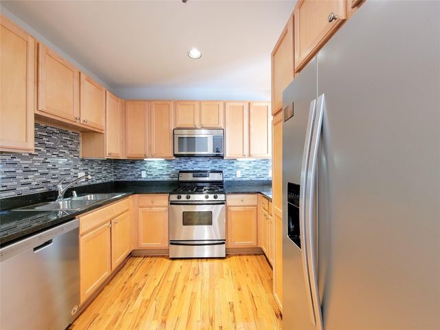 2520 Robinhood 800, Houston, TX 77005