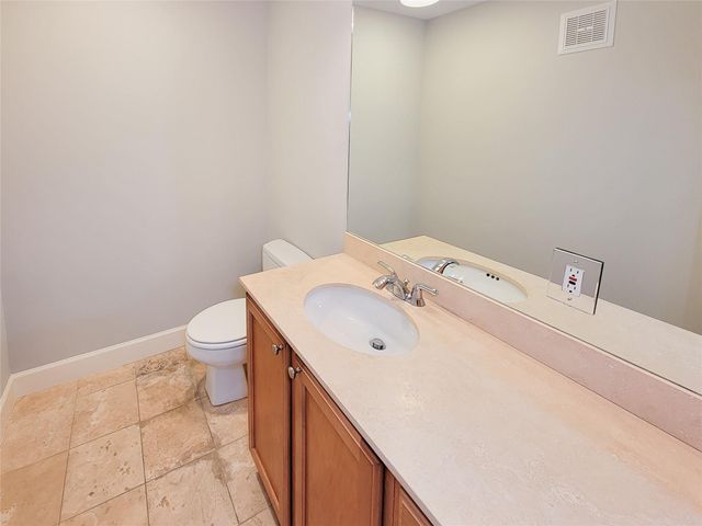 2520 Robinhood 800, Houston, TX 77005