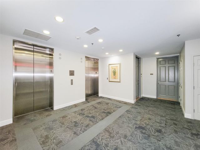 2520 Robinhood 800, Houston, TX 77005