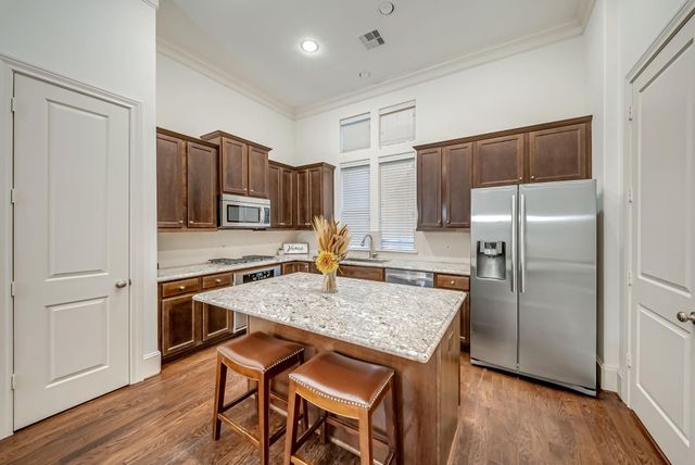 2713 Arabelle Grove, Houston, TX 77007