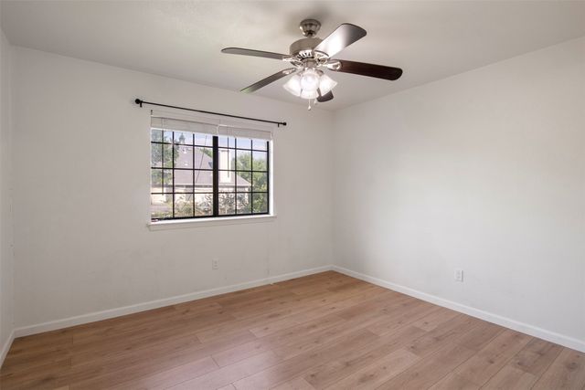 2303 Fall River Drive, Arlington, TX 76006