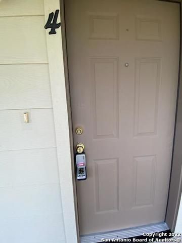 930 Drury Ln Apt 4, San Antonio, TX 78221