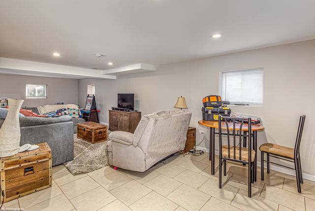 9255 Melvina Avenue, Oak Lawn, IL 60453