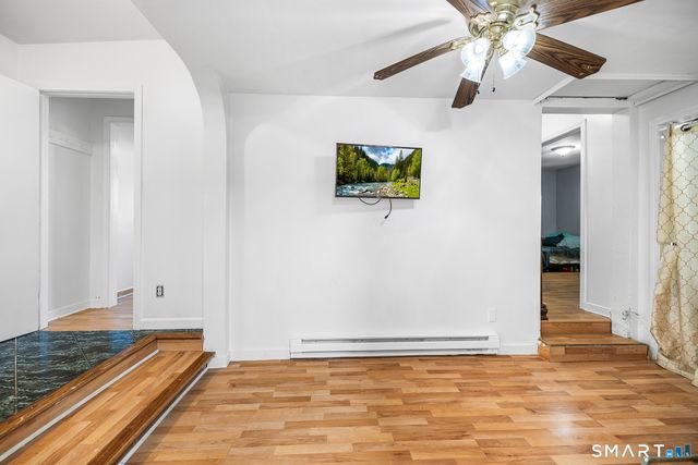 20 Pine Street, Waterford, CT 06385