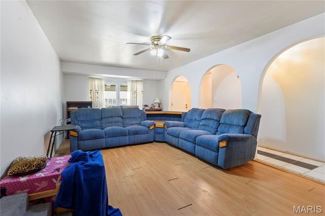 274 Cedar Village Court, Ballwin, MO 63021