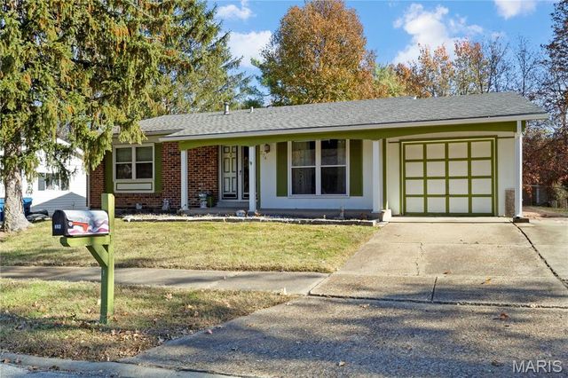 274 Cedar Village Court, Ballwin, MO 63021