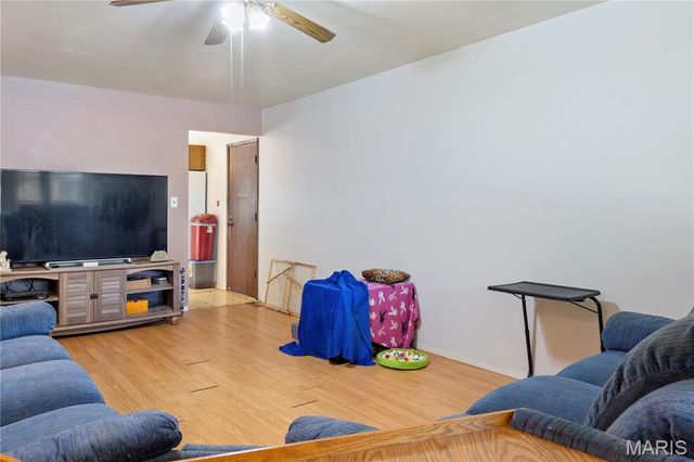 274 Cedar Village Court, Ballwin, MO 63021