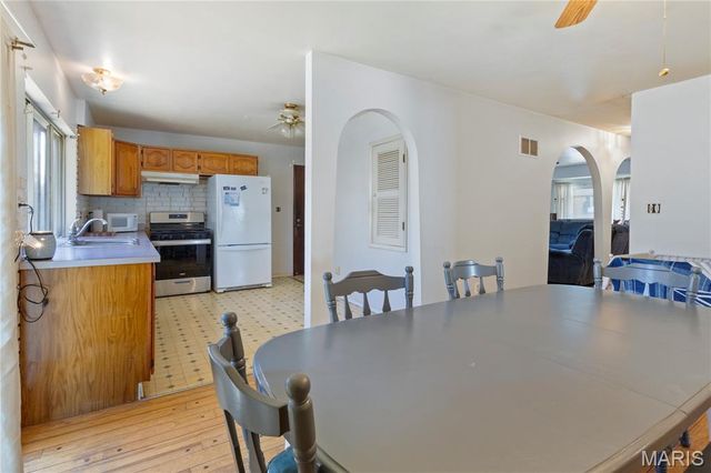 274 Cedar Village Court, Ballwin, MO 63021