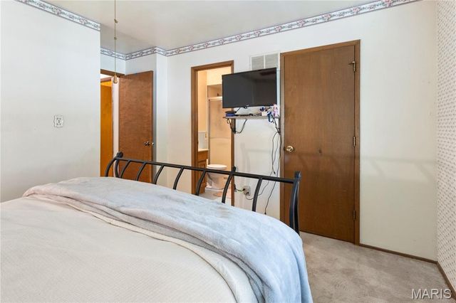 274 Cedar Village Court, Ballwin, MO 63021