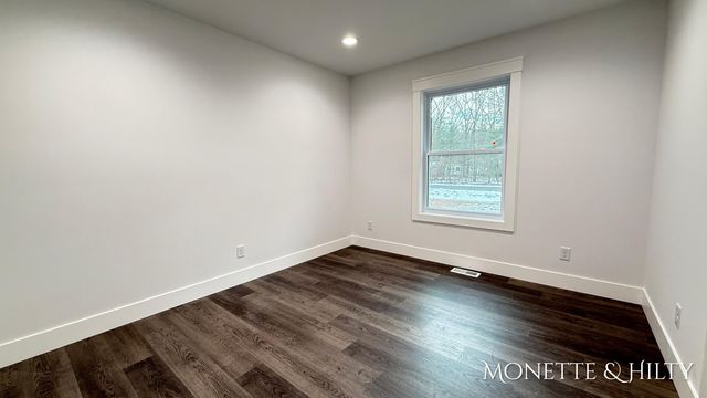 3318 E Michillinda Road, Dalton Twp, MI 49457