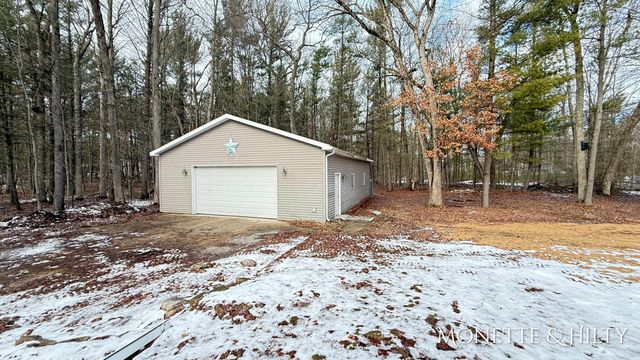 3318 E Michillinda Road, Dalton Twp, MI 49457