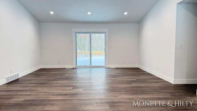 3318 E Michillinda Road, Dalton Twp, MI 49457