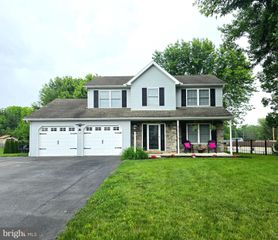 233 STONY POINT AVENUE, Shippensburg, PA 17257