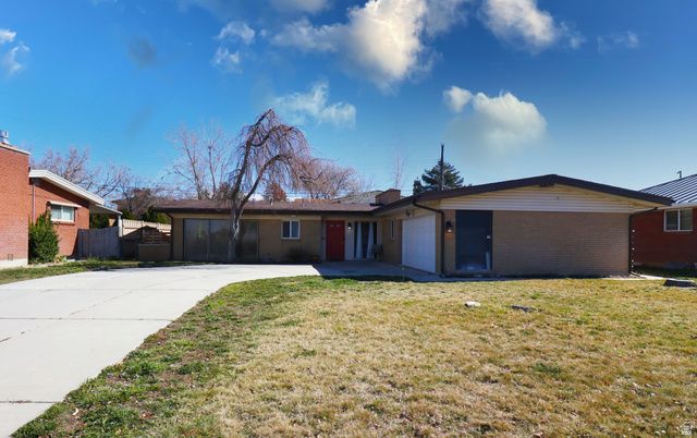 5850 S 2200 W, Roy, UT 84067