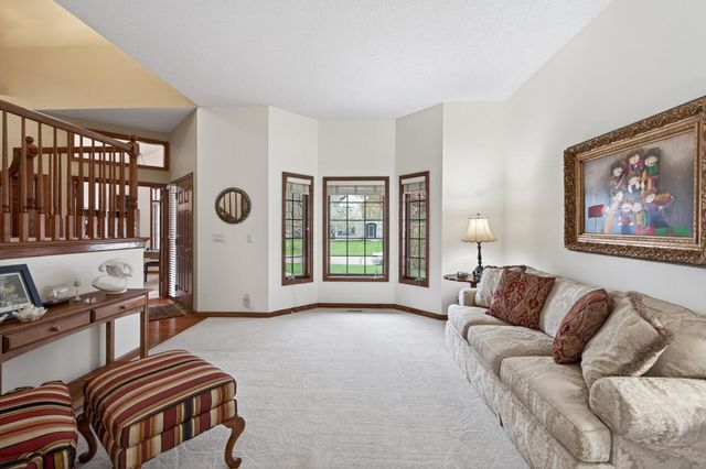 10447 Raleigh Road, Woodbury, MN 55129