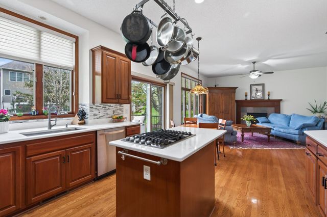 10447 Raleigh Road, Woodbury, MN 55129