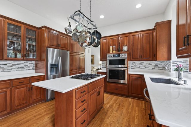 10447 Raleigh Road, Woodbury, MN 55129