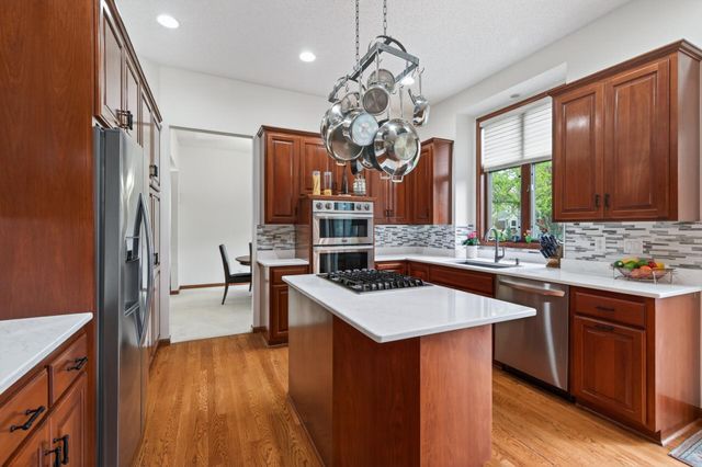 10447 Raleigh Road, Woodbury, MN 55129